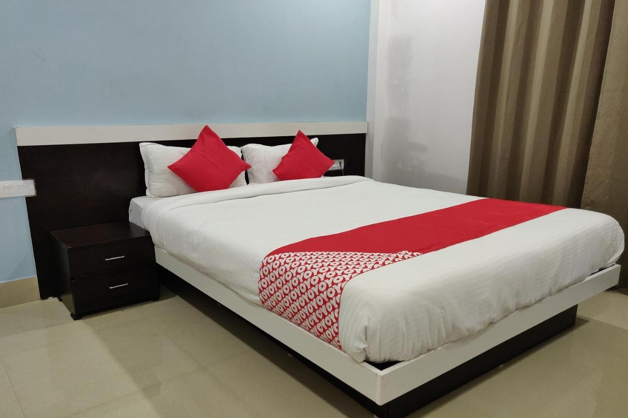 西隆 Oyo 45654 Saw Aiom Residency酒店 外观 照片